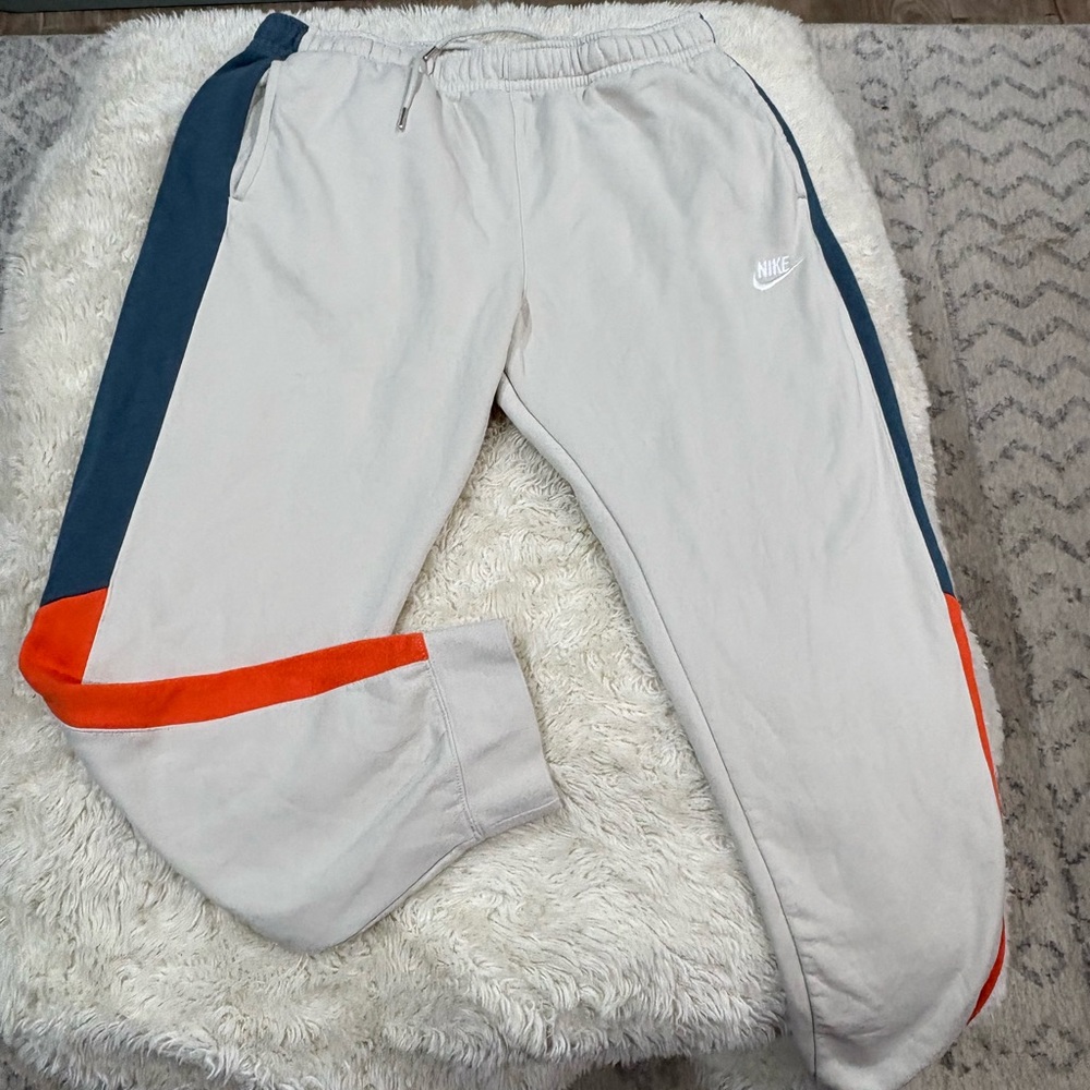 Nike cuffed sweatpants joggers size XL, bone white/multicolored